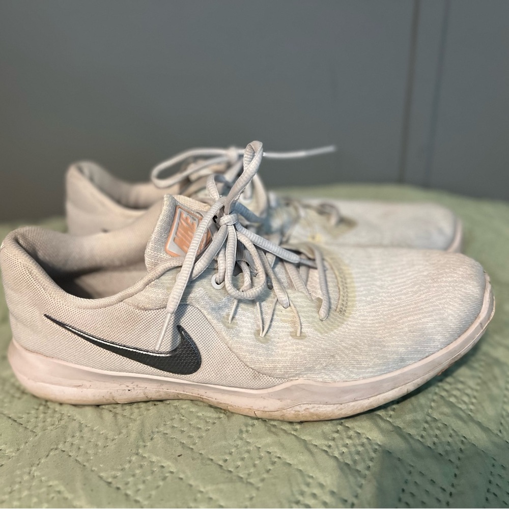 Nike Light Gray Athletic Shoes